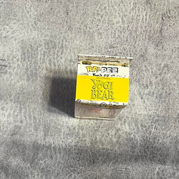 Funko Pop Pez Red Yogi Bear Chase Limited Edition New in Box - Picture 6 of 7